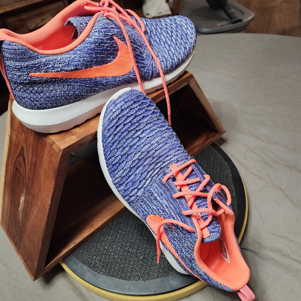 Nike Flyknit Rosherun Persian Violet / Hot Lava Mens Size 10.5 - Picture 9 of 15